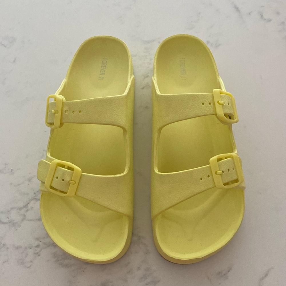 Platform Slip-on Sandals.